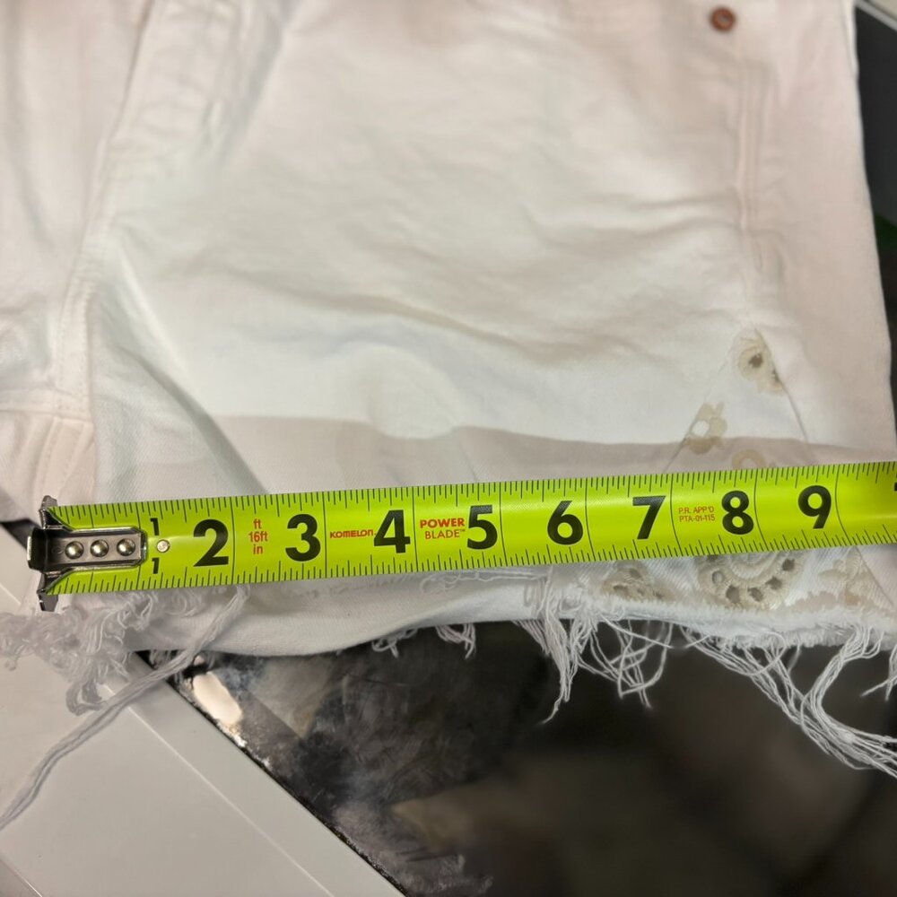 American Eagle AE Stretch Low-Rise Ex-Boyfriend Denim Short - Size 2 - White - Picture 13 of 13